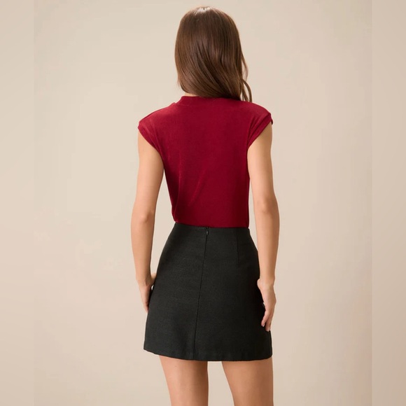 NWT RIHOAS Women's Wine Red Mock Neck Sleeveless Knit Top Sz OS - Picture 4 of 8